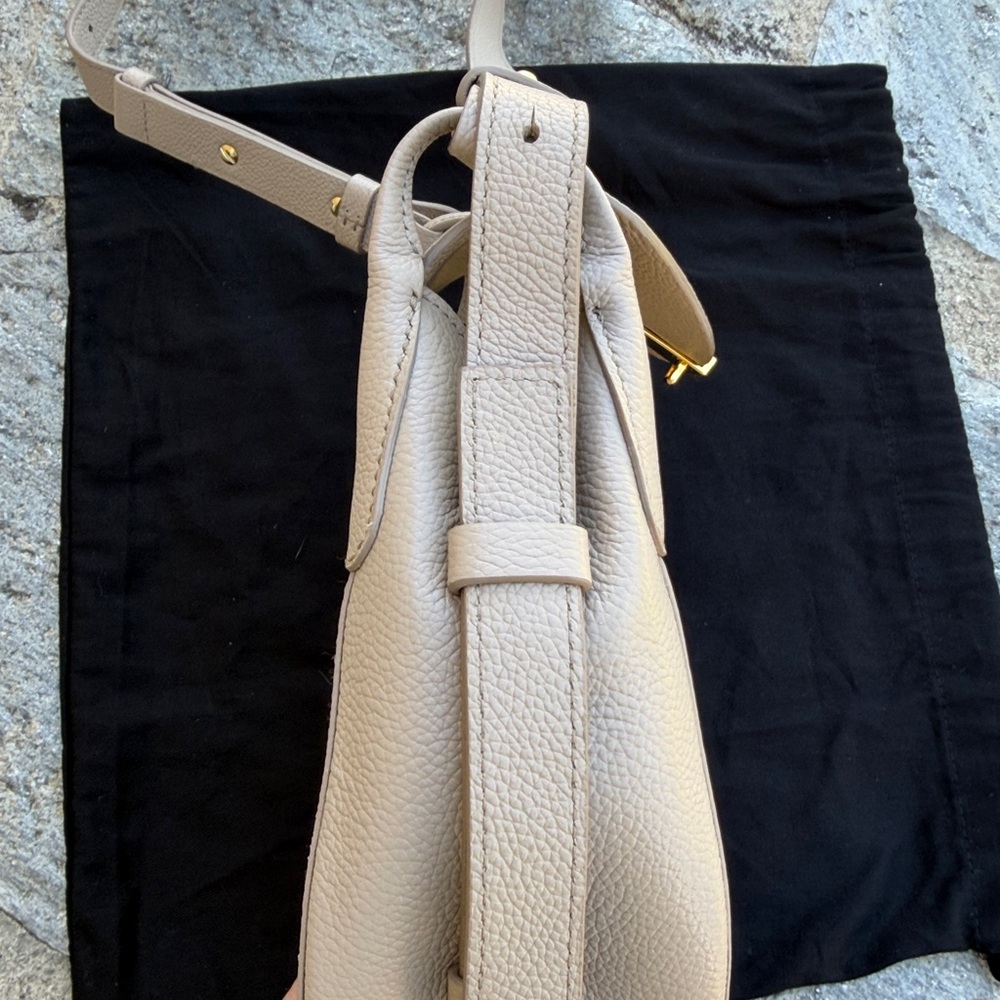 Demellier Elegant Taupe Leather Shoulder Bag Great Condition - Picture 13 of 14